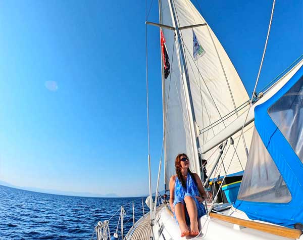 sailing yacht private cruises