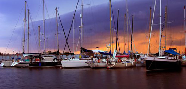 Sailing trips from Kalamata Messinia priavte day cruises
