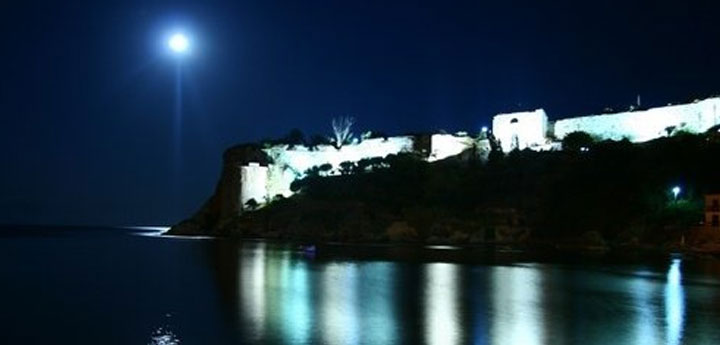 full moon cruise and boat tour