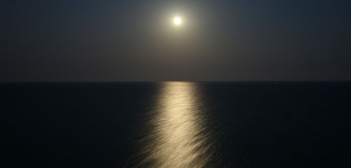 full moon boat tour private yacht