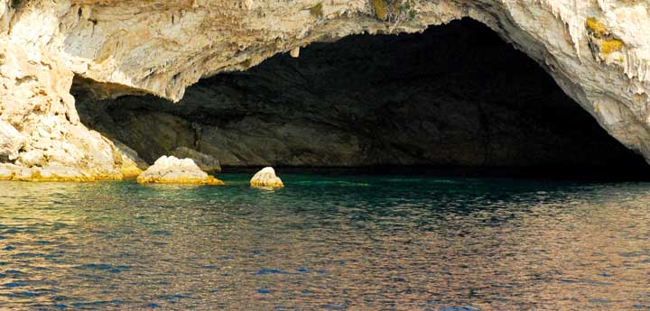 3 day yacht hire sailboat cruise